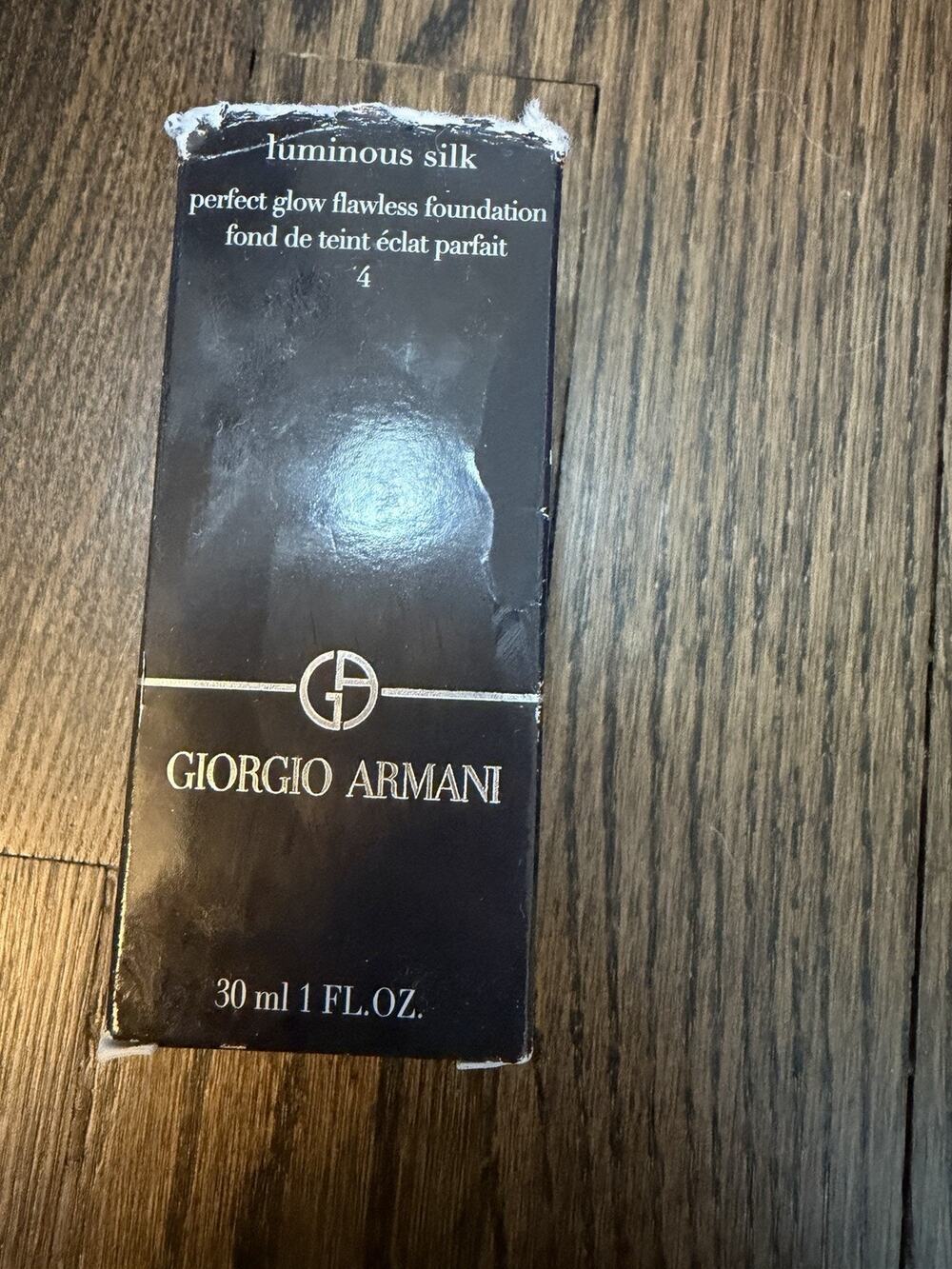 Giorgio Armani Luminous Silk Foundation Liquid Medium Coverage Luminous Shade 4